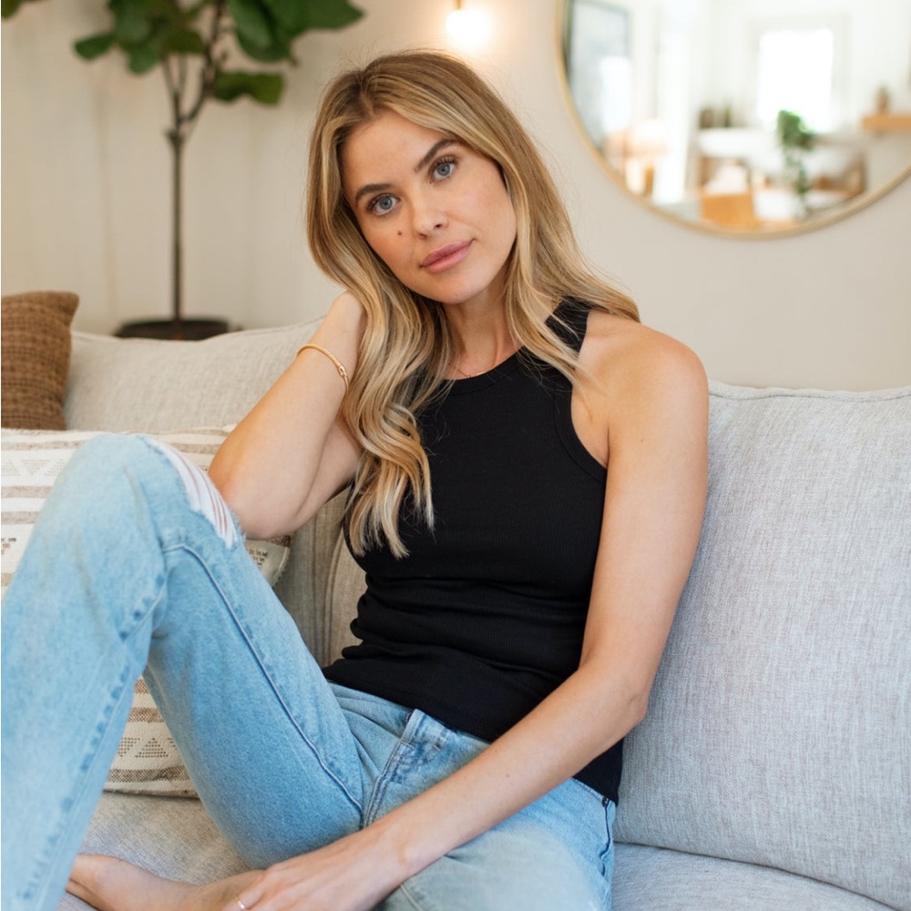 Carly Jean Los Angeles Black Vida Tank